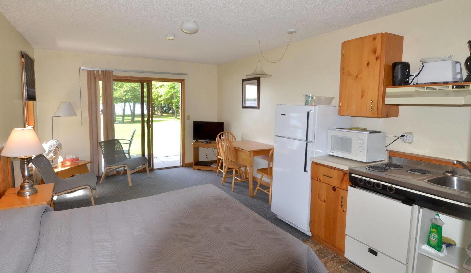 Balsam Resort Fenelon Falls Exterior foto